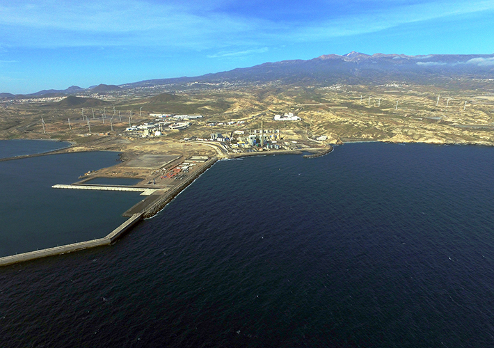 Foto BlueFloat Energy y Capital Energy impulsan en Tenerife el primer parque eólico marino en aguas portuarias de España.